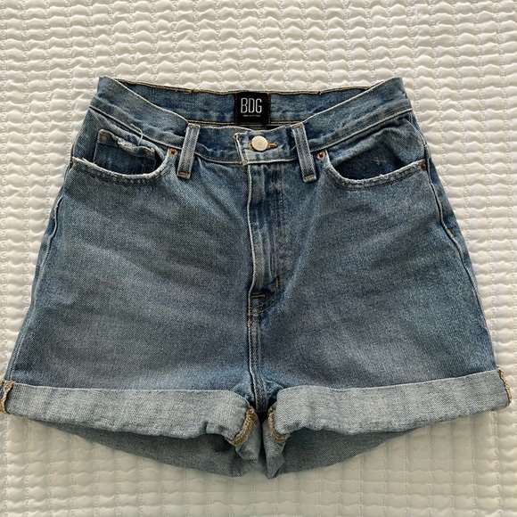 BDG mom high-rise shorts. - Picture 1 of 3